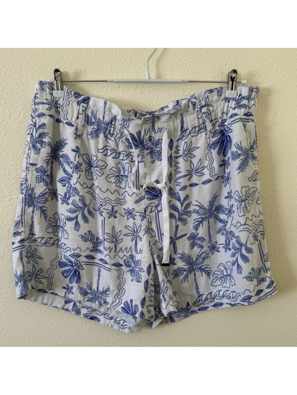 St Johns Bay Linen Blend Shorts Size XXL White Blue Palm Design Elastic NWOT